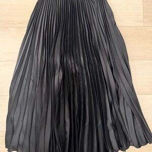 Abercrombie & Fitch Black A-Line Pleated Skirt